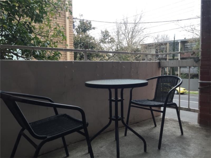 215 Alma Road, St Kilda East VIC 3183