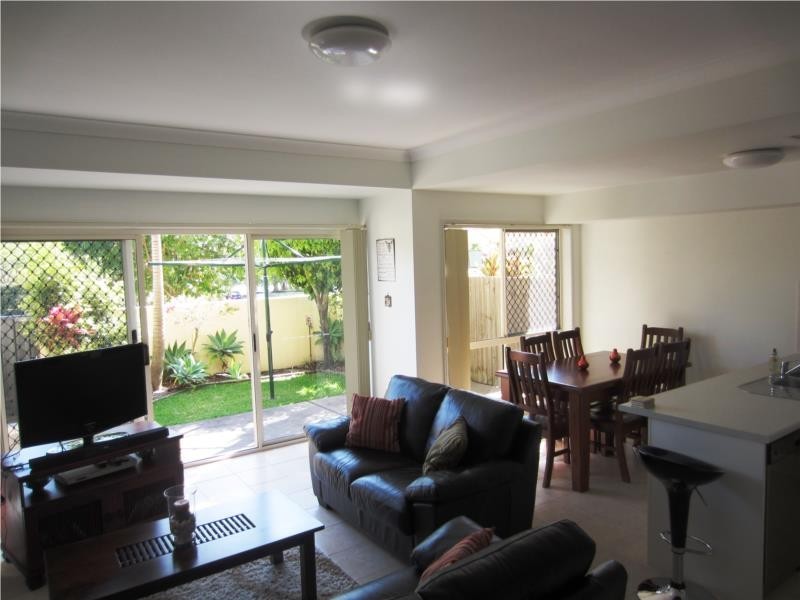 2/30 Primary School Court, Maroochydore QLD 4558