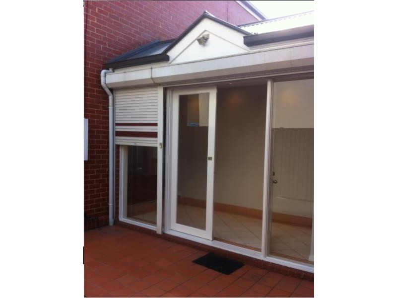 2/80 Howlett Street, Kensington VIC 3031