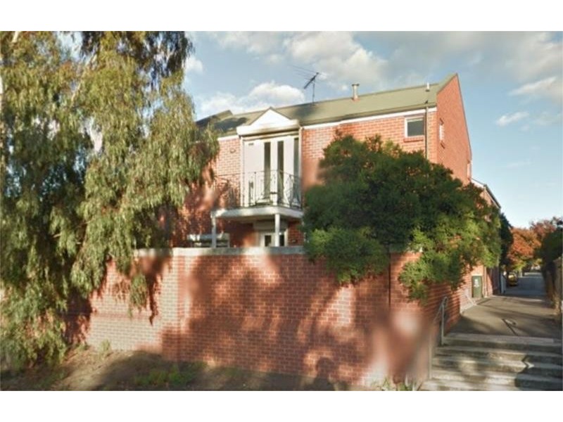 2/80 Howlett Street, Kensington VIC 3031