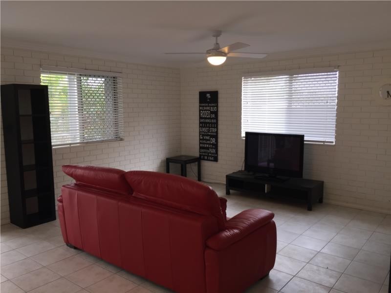 1/28 Joan Street, Southport QLD 4215