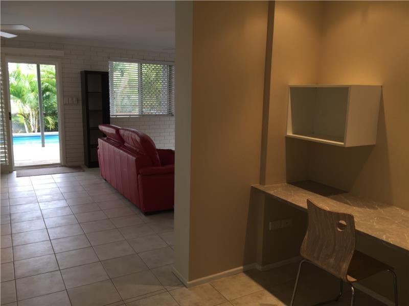 1/28 Joan Street, Southport QLD 4215