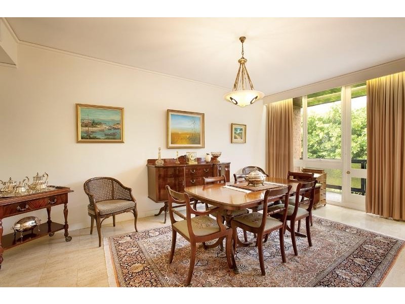 2/3 Wallace Avenue, Toorak VIC 3142