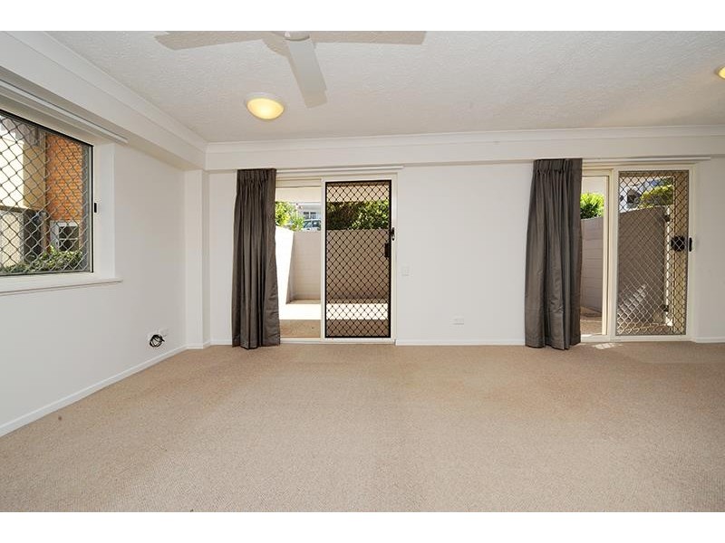 4/35 Canberra Terrace, Kings Beach QLD 4551