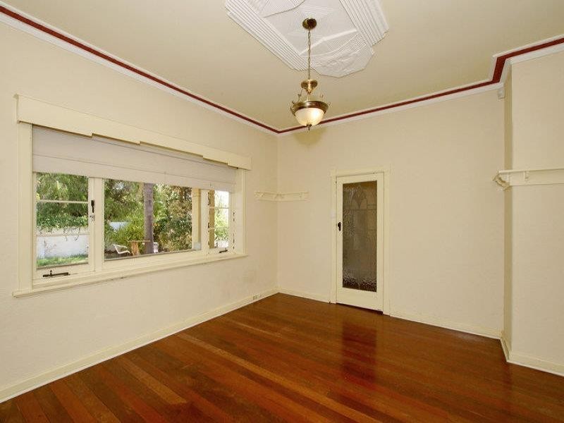 48 Robert street, Como WA 6152