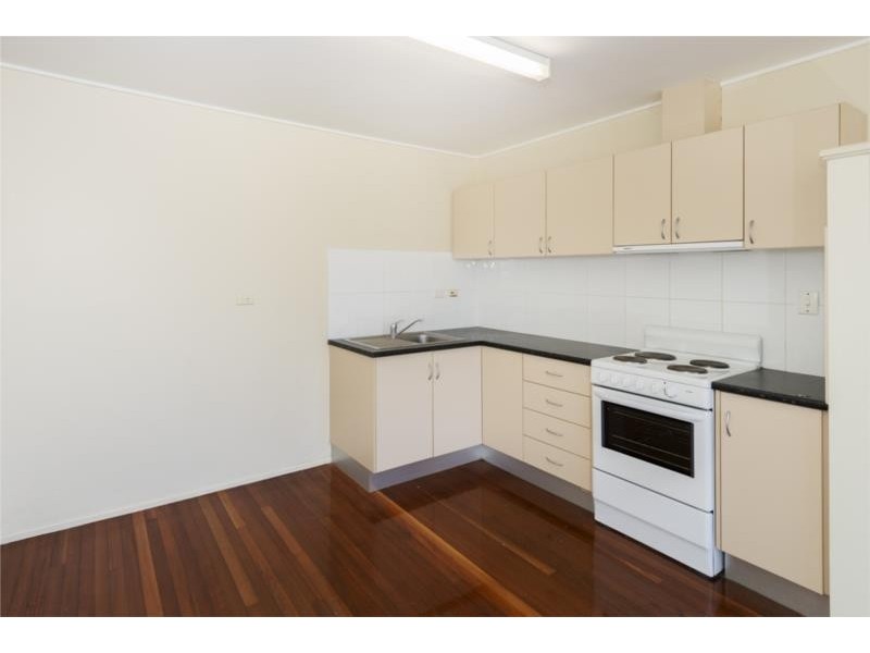 2/63 Emsworth Street, Wynnum QLD 4178