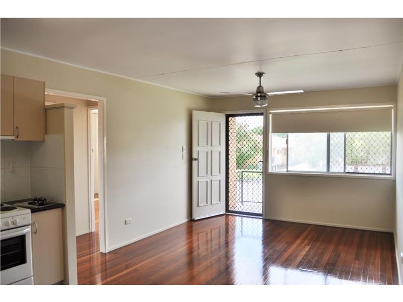 2/63 Emsworth Street, Wynnum QLD 4178