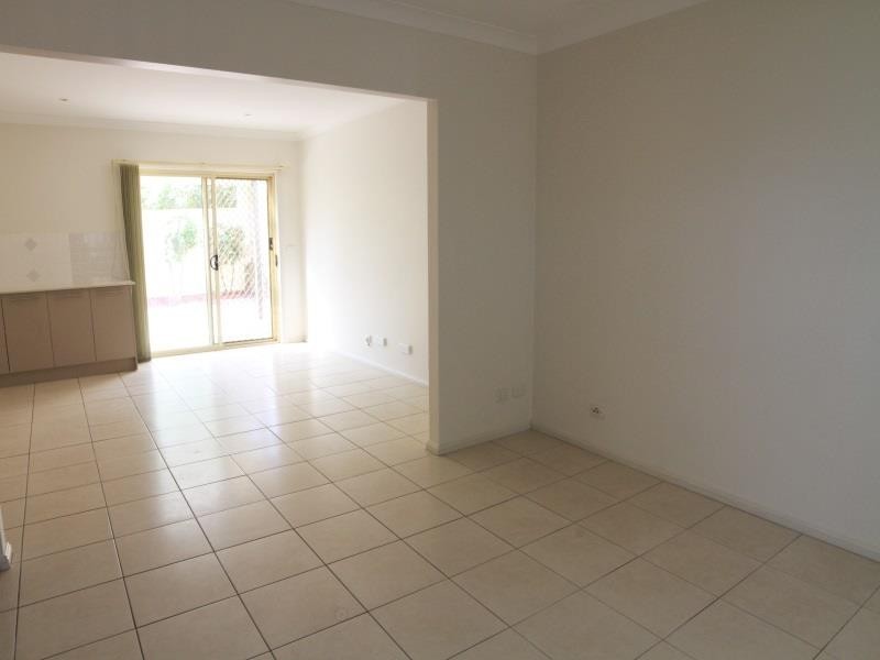 1/13-15 Atchison Road, Macquarie Fields NSW 2564