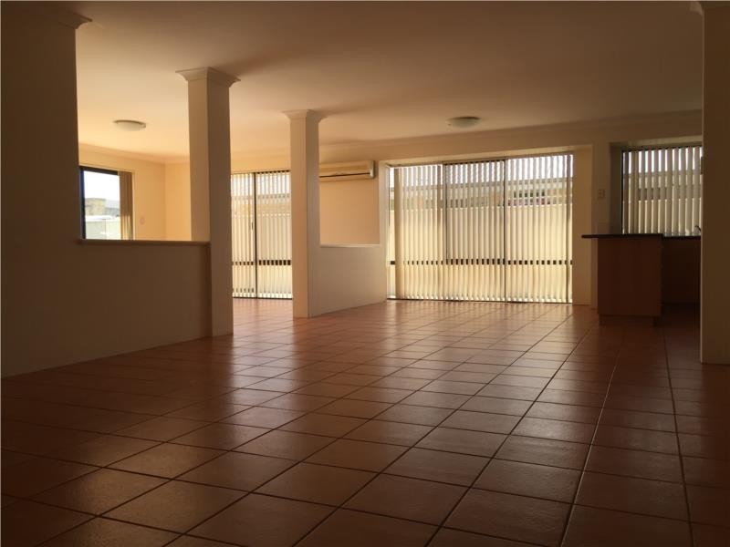 44 THE LAKES BOULEVARD, Jandakot WA 6164