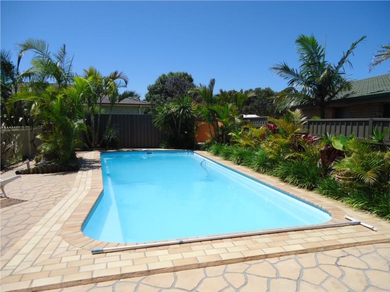 11 Greenview Close, Forster NSW 2428