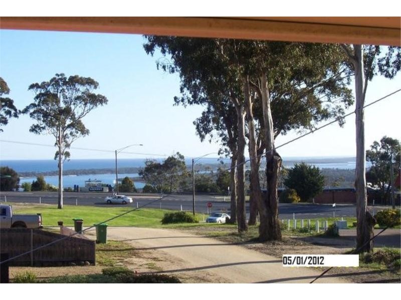 6 McMahons Road, Lakes Entrance VIC 3909