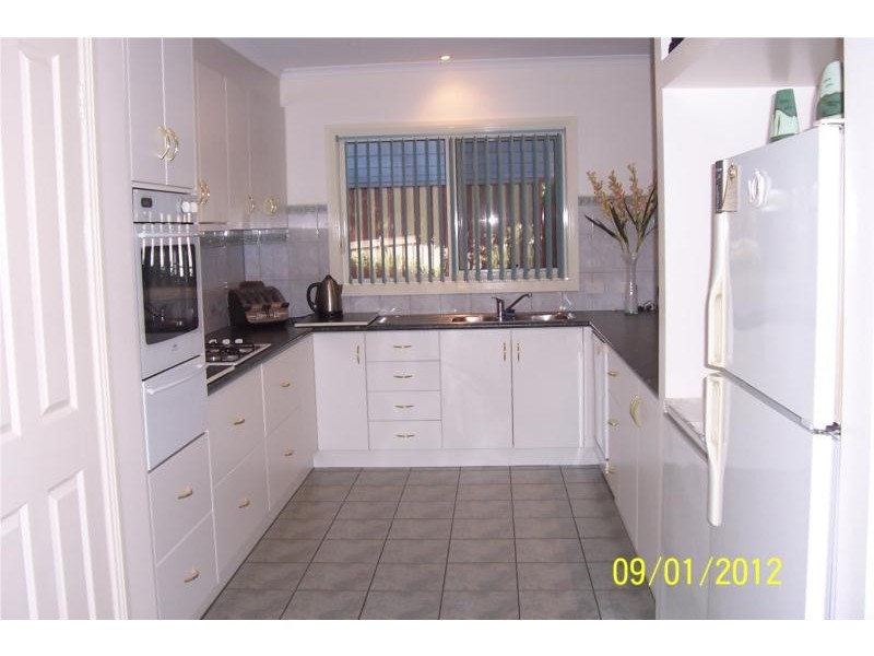 6 McMahons Road, Lakes Entrance VIC 3909