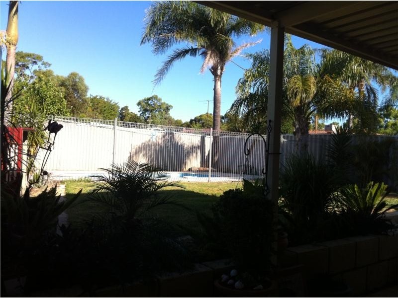 4 Banjine Road, Koongamia WA 6056