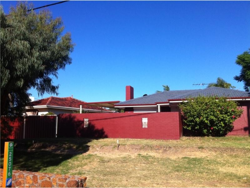 4 Banjine Road, Koongamia WA 6056