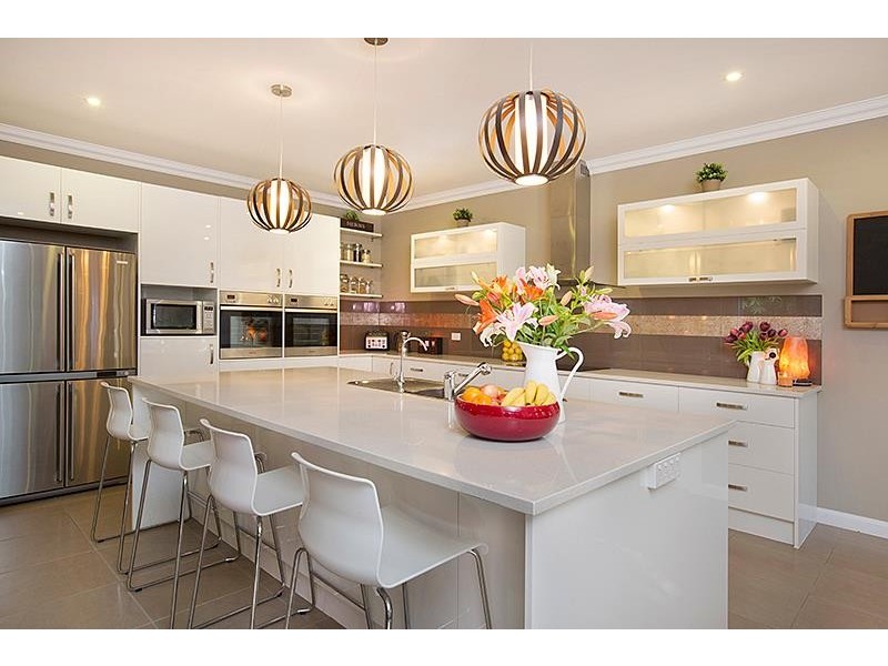 8 Little Bennett Street, Norman Park QLD 4170