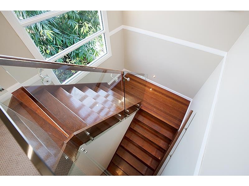 8 Little Bennett Street, Norman Park QLD 4170