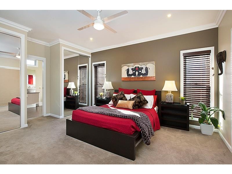 8 Little Bennett Street, Norman Park QLD 4170