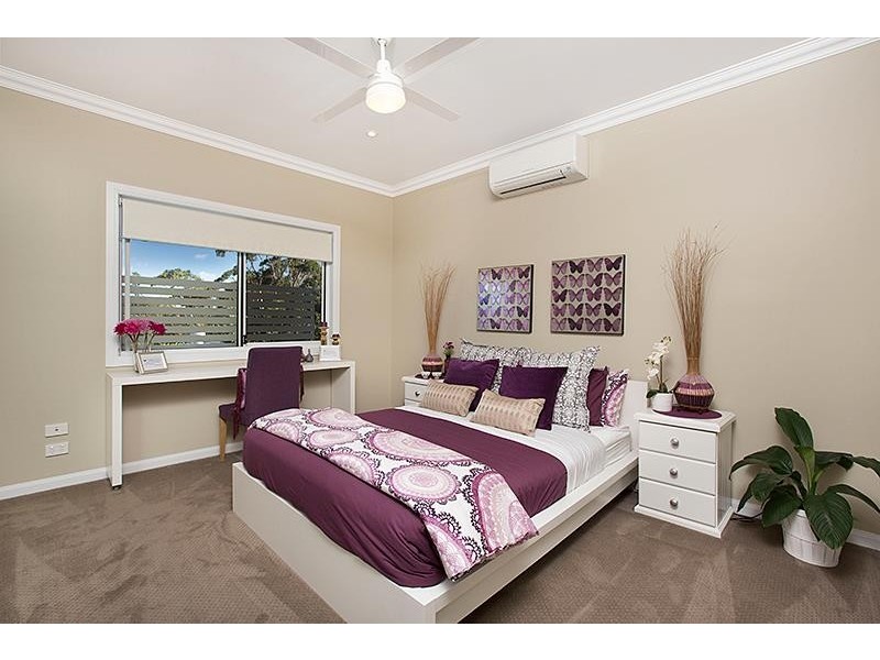 8 Little Bennett Street, Norman Park QLD 4170