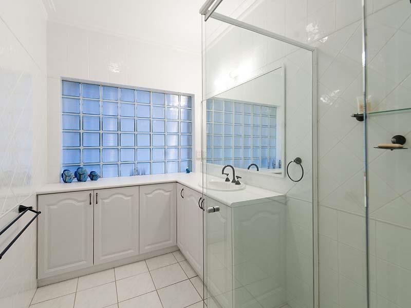 17 Kingsland Ave, City Beach WA 6015