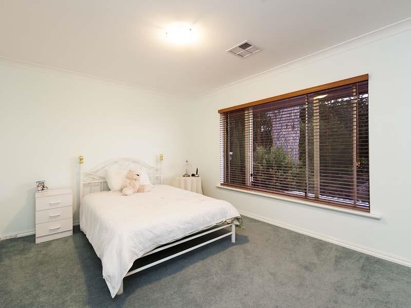 17 Kingsland Ave, City Beach WA 6015