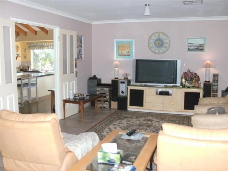 2 Discovery Drive, Thornlie WA 6108