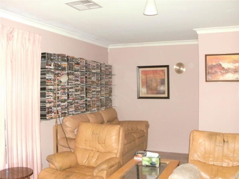 2 Discovery Drive, Thornlie WA 6108