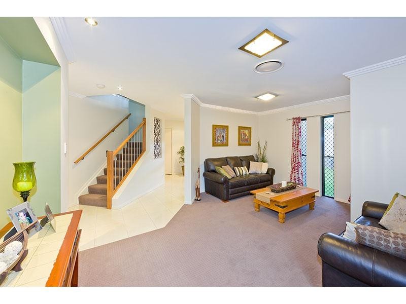 10 Wilson Place, Gumdale QLD 4154