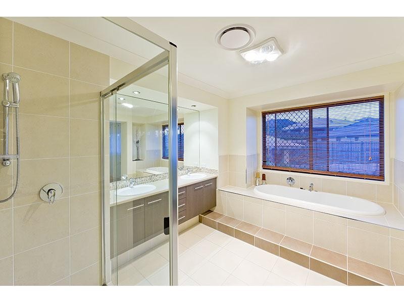 10 Wilson Place, Gumdale QLD 4154