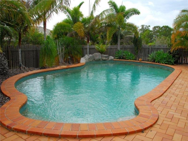 8 Casey Court, Dundowran Beach QLD 4655