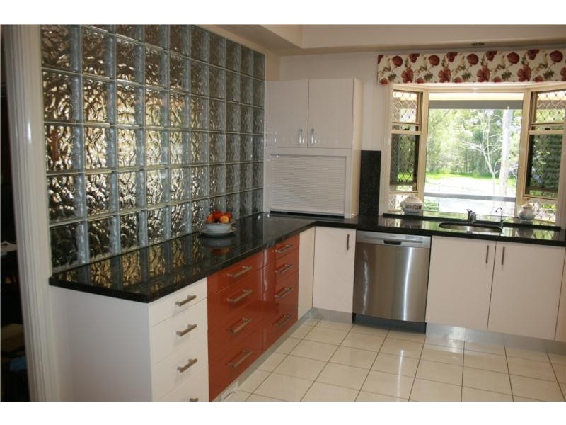 312 Petersen Road, Morayfield QLD 4506