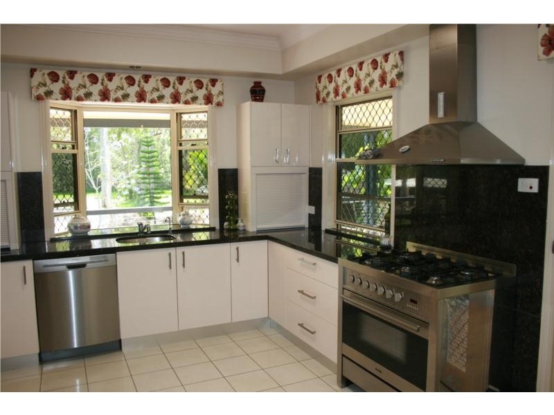 312 Petersen Road, Morayfield QLD 4506