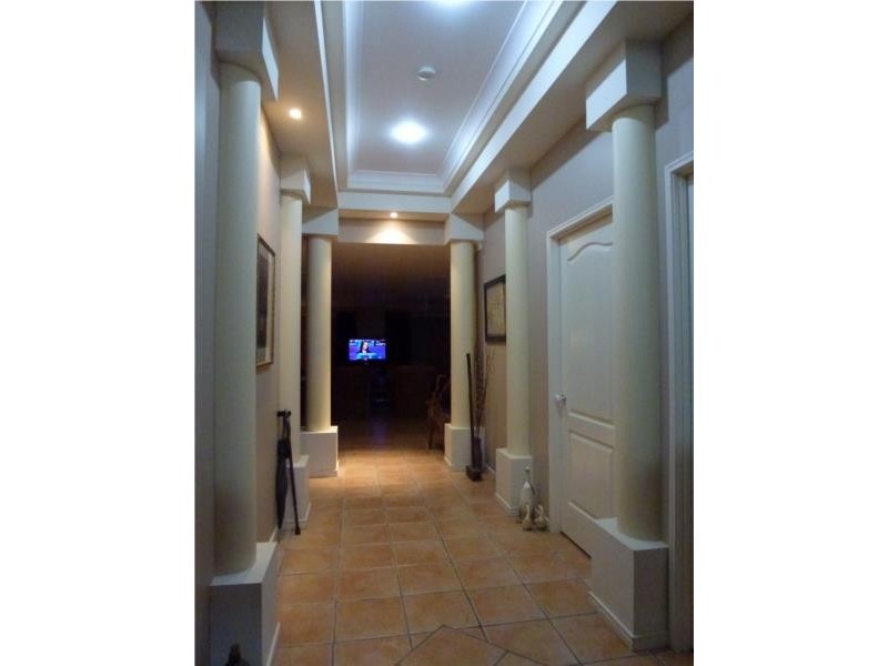 51 Tussock Crescent, Elanora QLD 4221