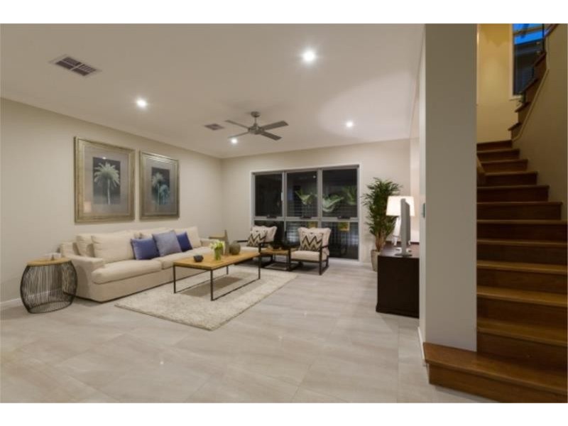 94 Gordon Street, Hawthorne QLD 4171