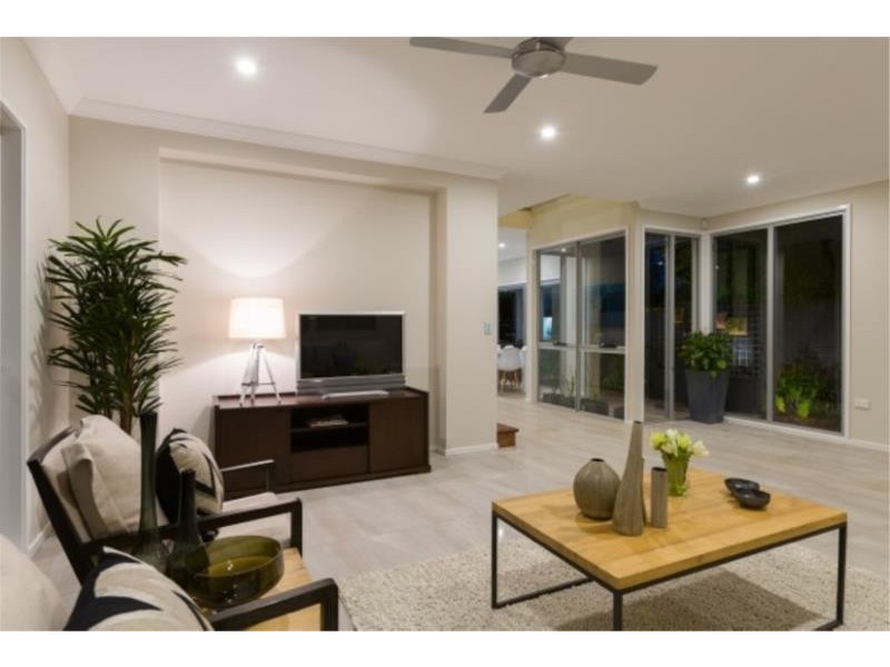94 Gordon Street, Hawthorne QLD 4171