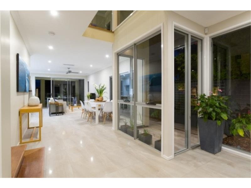 94 Gordon Street, Hawthorne QLD 4171