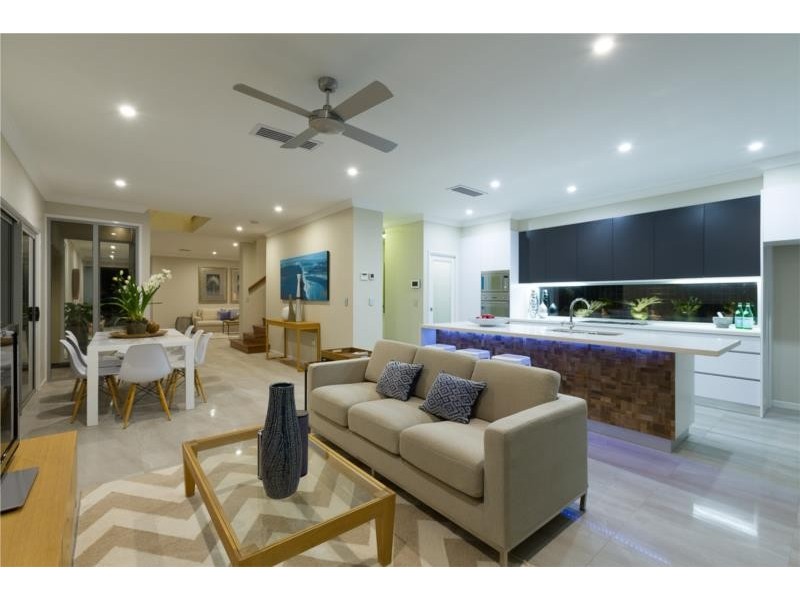 94 Gordon Street, Hawthorne QLD 4171