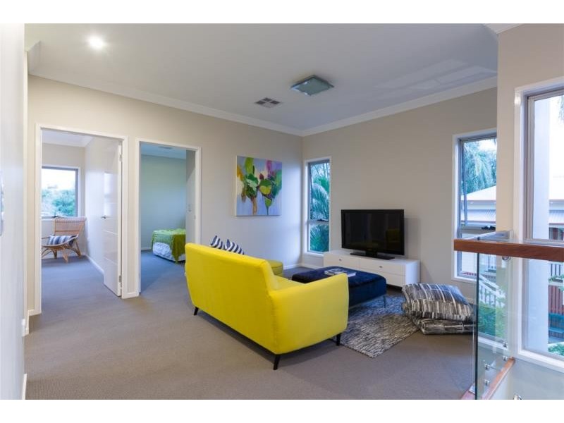 94 Gordon Street, Hawthorne QLD 4171