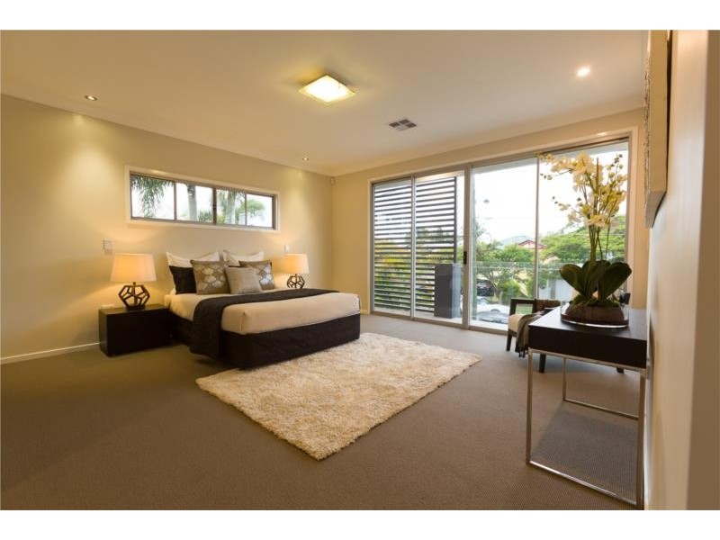 94 Gordon Street, Hawthorne QLD 4171