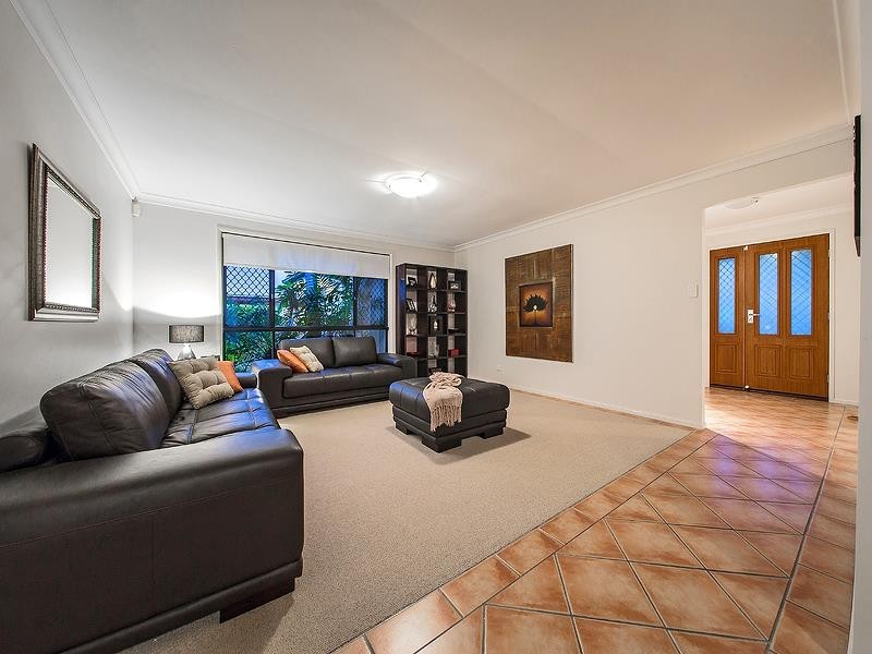 8 Lychee Place, Belmont QLD 4153