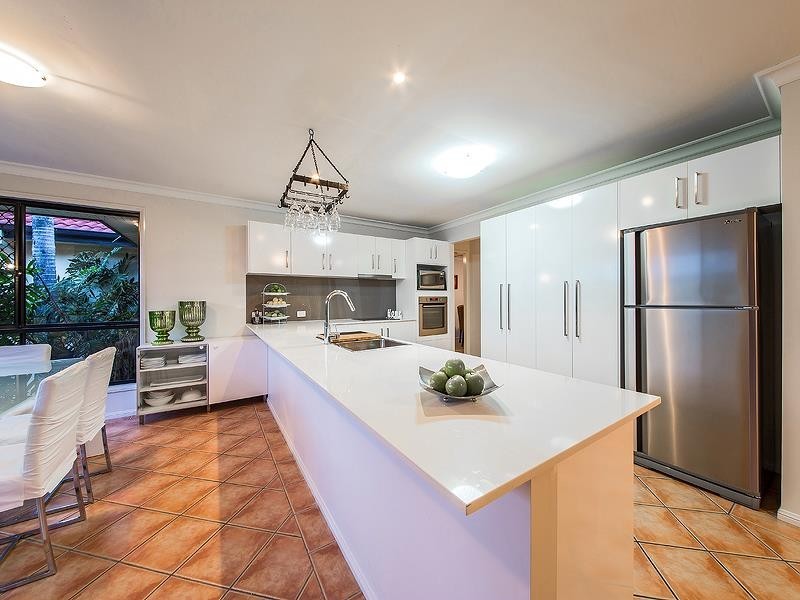 8 Lychee Place, Belmont QLD 4153