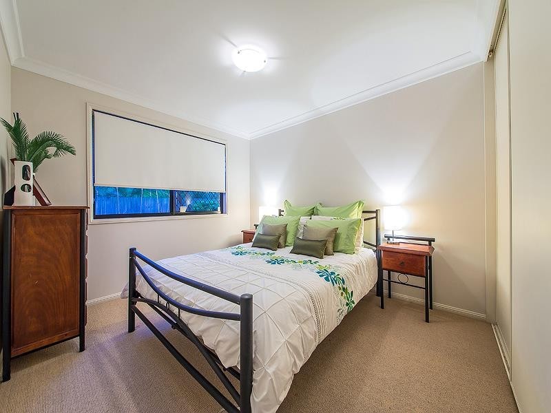 8 Lychee Place, Belmont QLD 4153