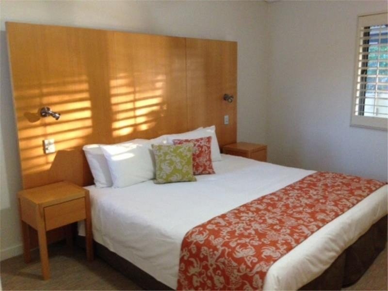 2004/130 Cook Street, South Stradbroke QLD 4216