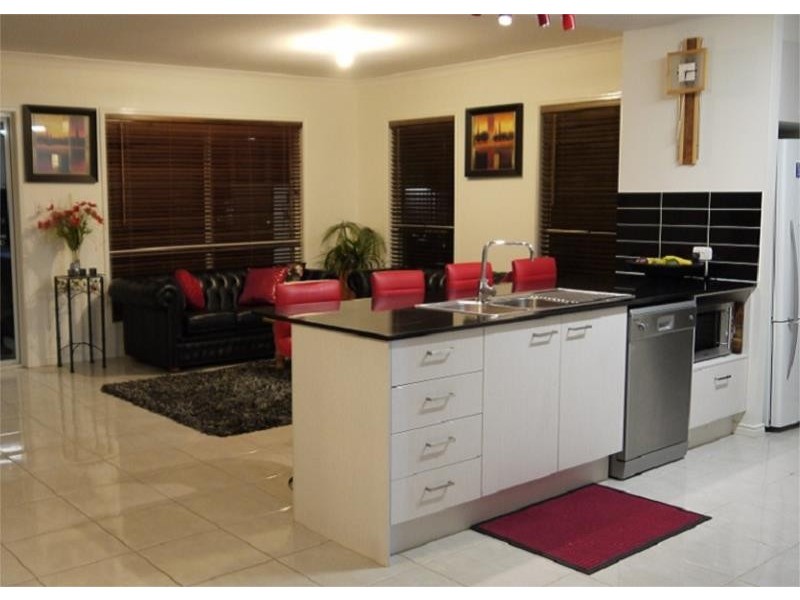 16 Fullertons Road, Glass House Mountains QLD 4518