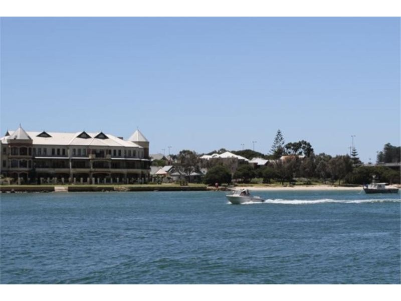 2/12 Doepel Street, North Fremantle WA 6159