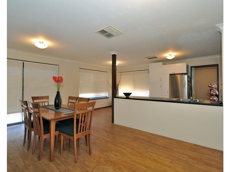 8 Kenton Way, Rockingham WA 6168