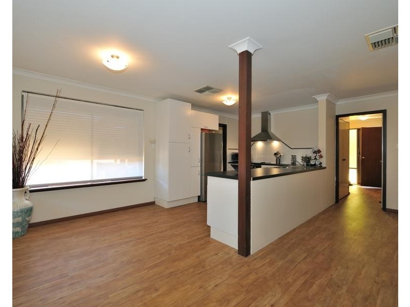 8 Kenton Way, Rockingham WA 6168
