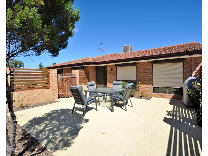 8 Kenton Way, Rockingham WA 6168