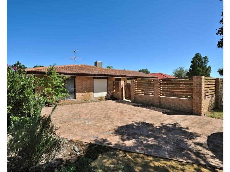 8 Kenton Way, Rockingham WA 6168