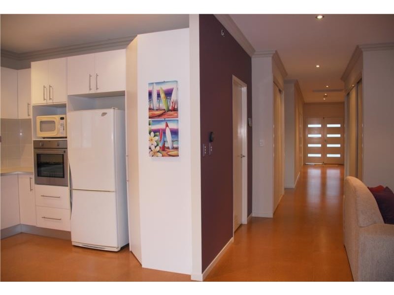 16 Kurana Street, Rainbow Beach QLD 4581