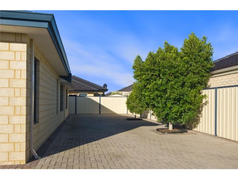 21 Blackford Turn, Success WA 6164